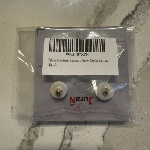 NWT Elegant Green and Gold Crystal Statement Earrings - Picture 2 of 2